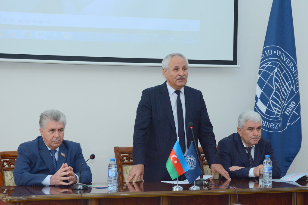 UNEC-də elm-praktik konfrans keçirildi    - FOTOLAR